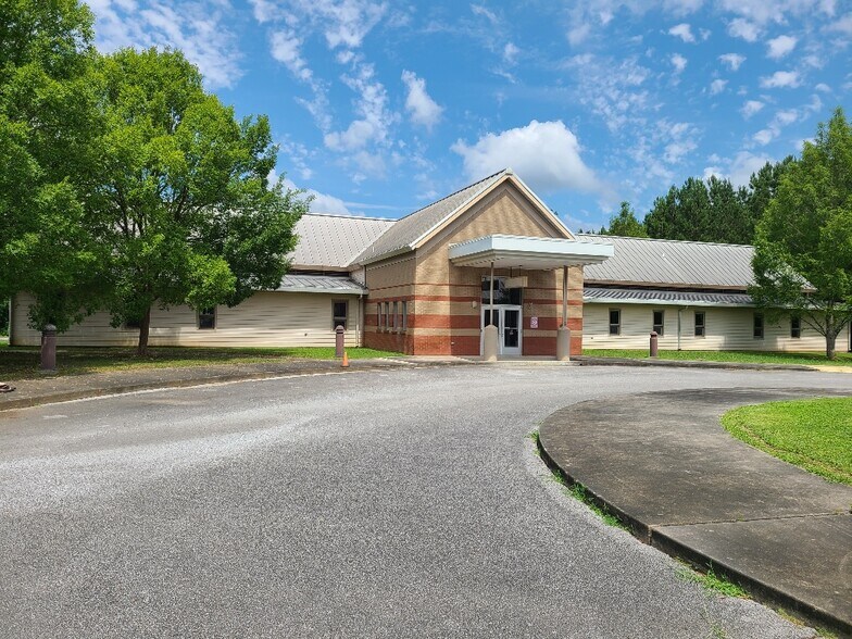 More Photos Of 611 E Villanow St, LaFayette Medical For Sale
