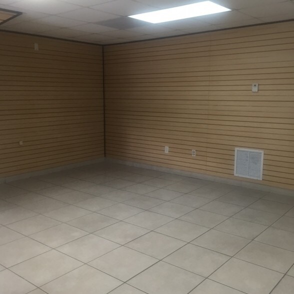 More Photos Of 3750 NW 114th Ave, Miami Warehouse For Lease