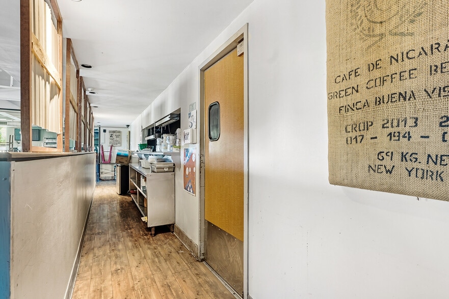 More Photos Of 47 S Water St, Peekskill Light Manufacturing For Sale