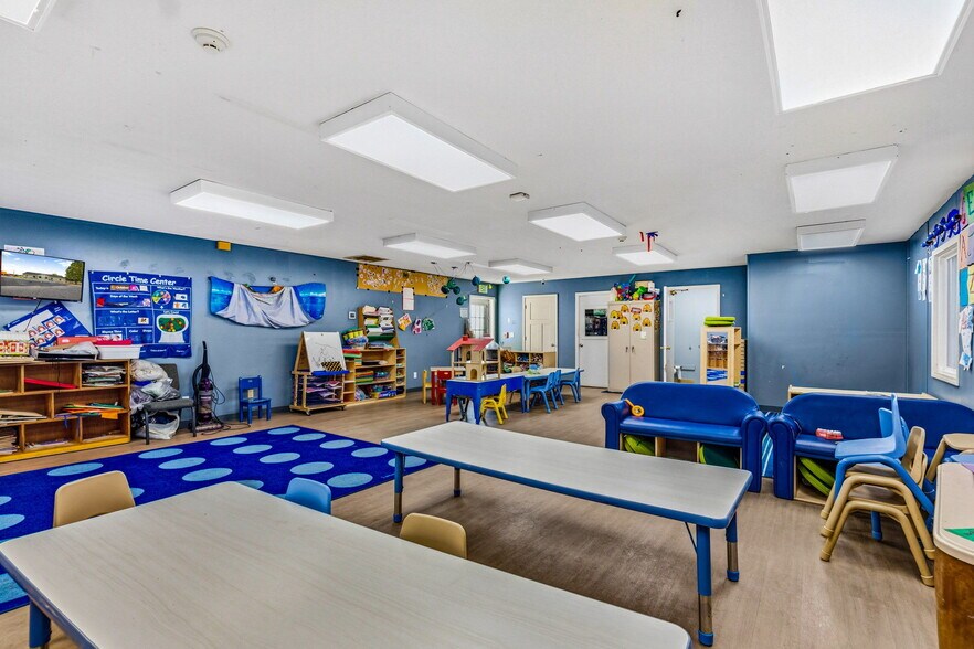 More Photos Of 925 Hendricks Dr, Lebanon Daycare Center For Sale