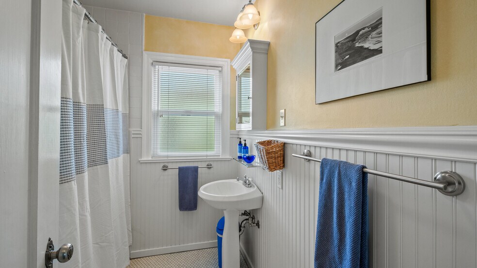 More Photos Of 717 C St, San Rafael Office For Sale