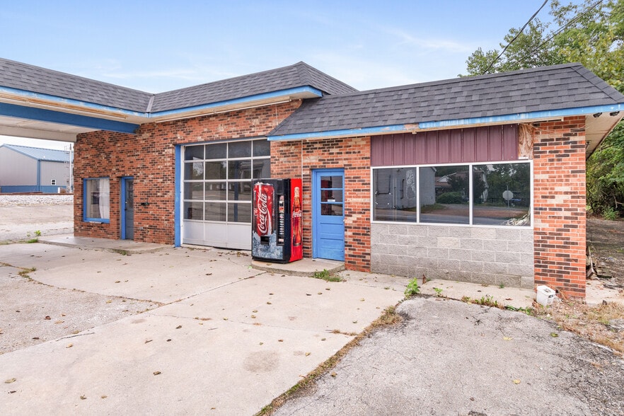 More Photos Of 331 Main St, Lebanon Junction Specialty For Sale