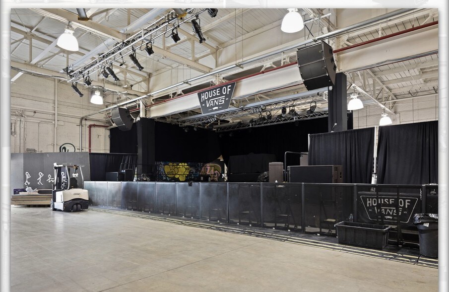 More Photos Of 25 Franklin St, Brooklyn Light Manufacturing For Lease