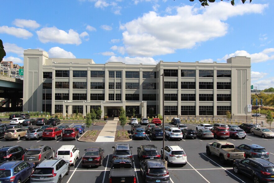 More Photos Of 720 E Pete Rose Way, Cincinnati Office For Lease