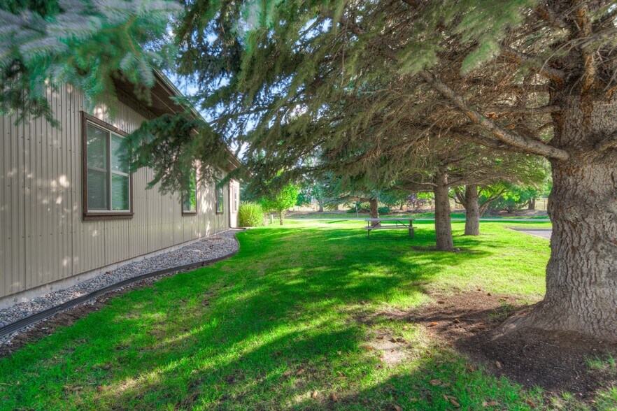 More Photos Of 351 Evergreen Dr, Bozeman Office For Sale