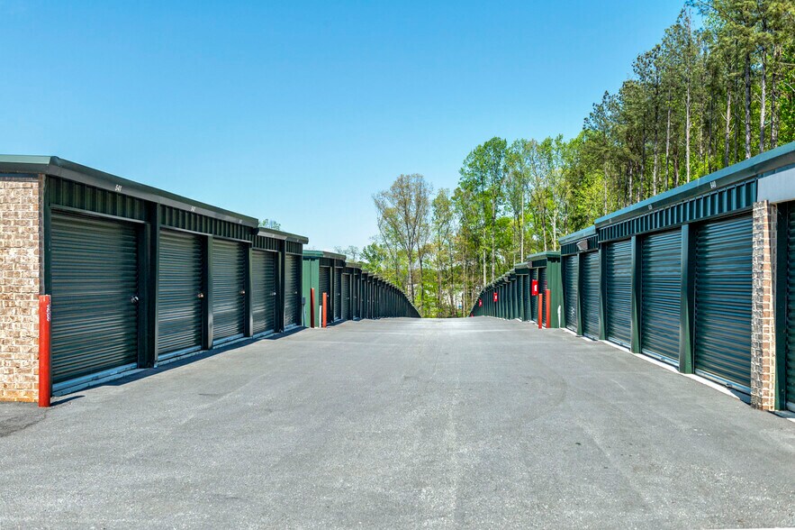 More Photos Of 6619 Lanier Islands Pky, Buford Self Storage For Sale