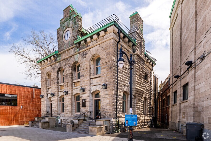 Primary Photo Of 538-540 Pl Saint-Henri, Montréal Office For Lease