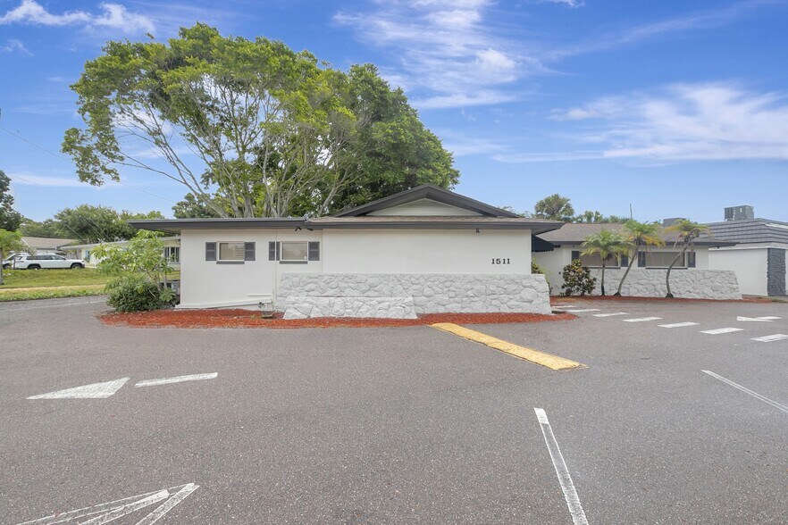More Photos Of 1511 Indian Rocks Rd S, Largo Medical For Lease