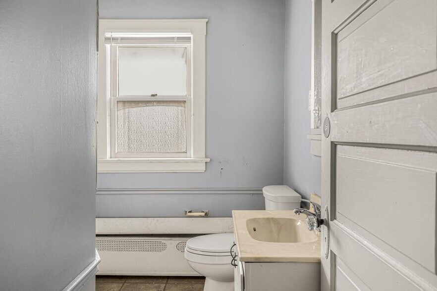 More Photos Of 4201 Burnham Ave, Toledo Apartments For Sale