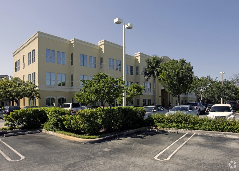 More Photos Of 14400 NW 77th Ct, Miami Lakes Office For Lease