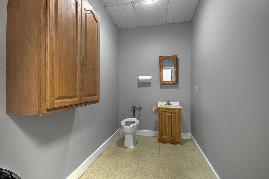 More Photos Of 10376 Wallace Alley St, Kingsport Office For Lease