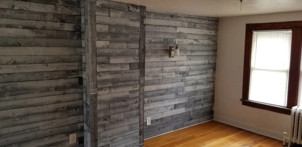 More Photos Of 203 Sanford St, Rochester Specialty For Sale