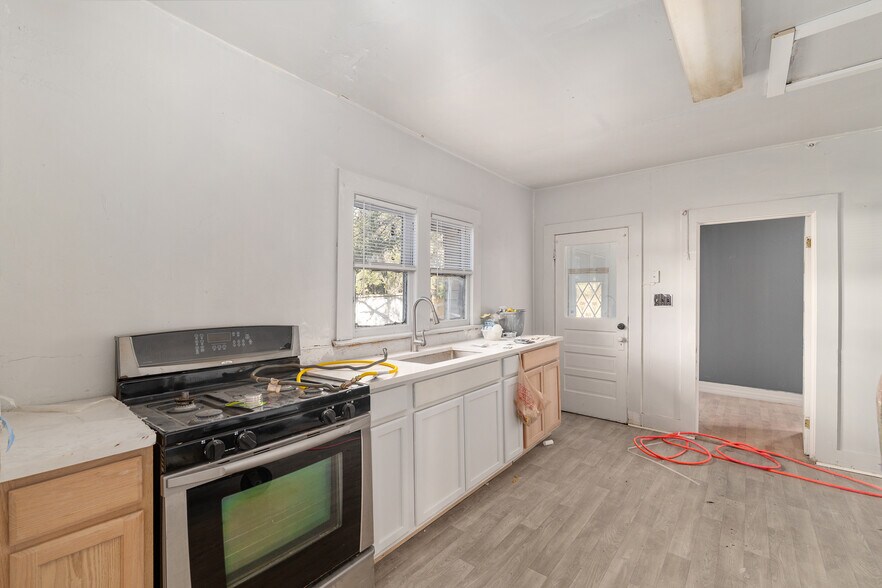 More Photos Of 1007 25th St, Ocala General Retail For Sale