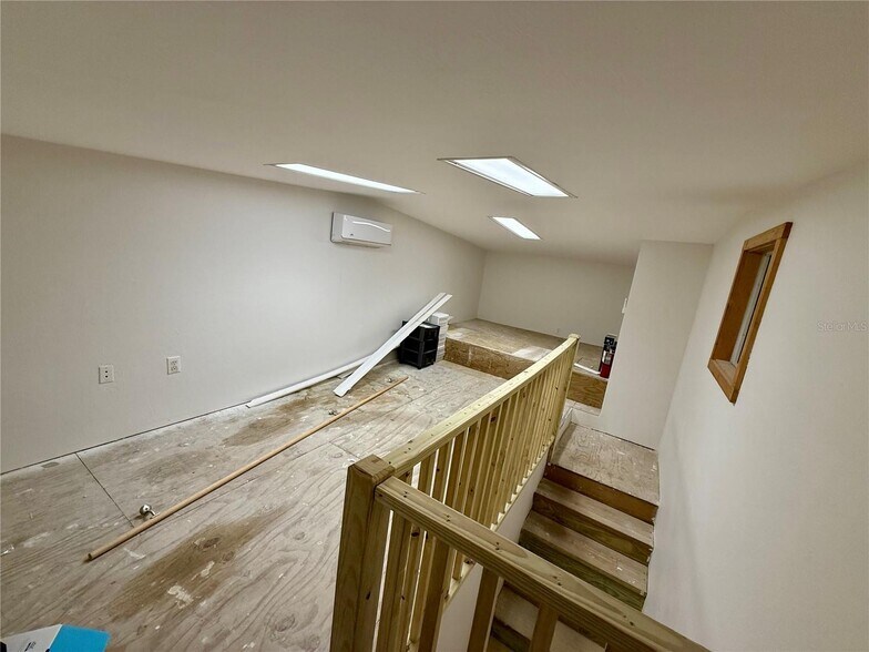 More Photos Of 121 E McKenzie St, Punta Gorda Warehouse For Sale