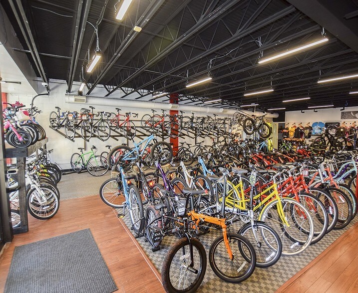 More Photos Of 1492 High Ridge Rd, Stamford Freestanding For Lease