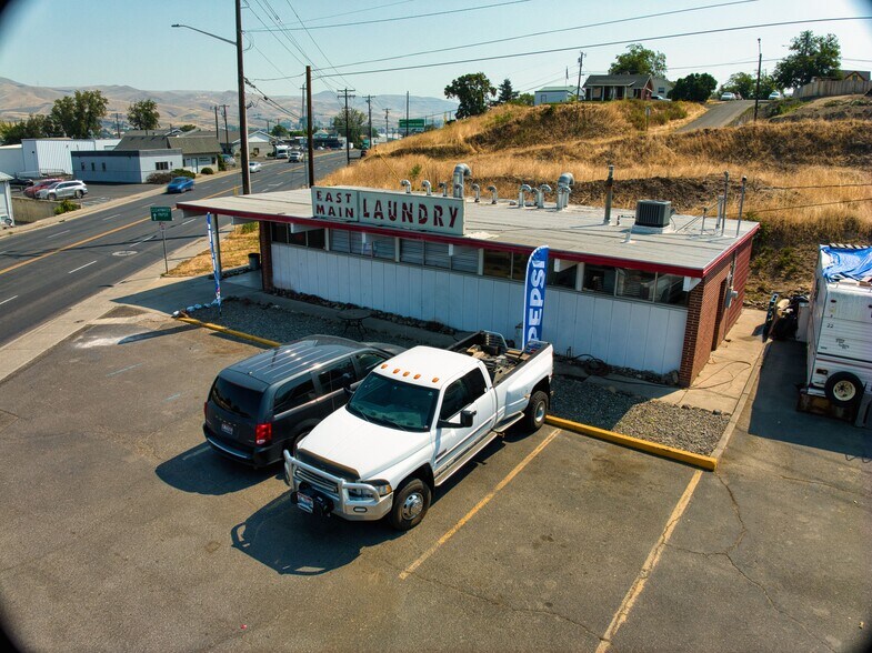 More Photos Of 2414 Main St, Lewiston Convenience Store For Sale