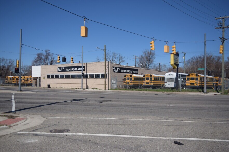 More Photos Of 4929 E McNichols Rd, Detroit Freestanding For Sale