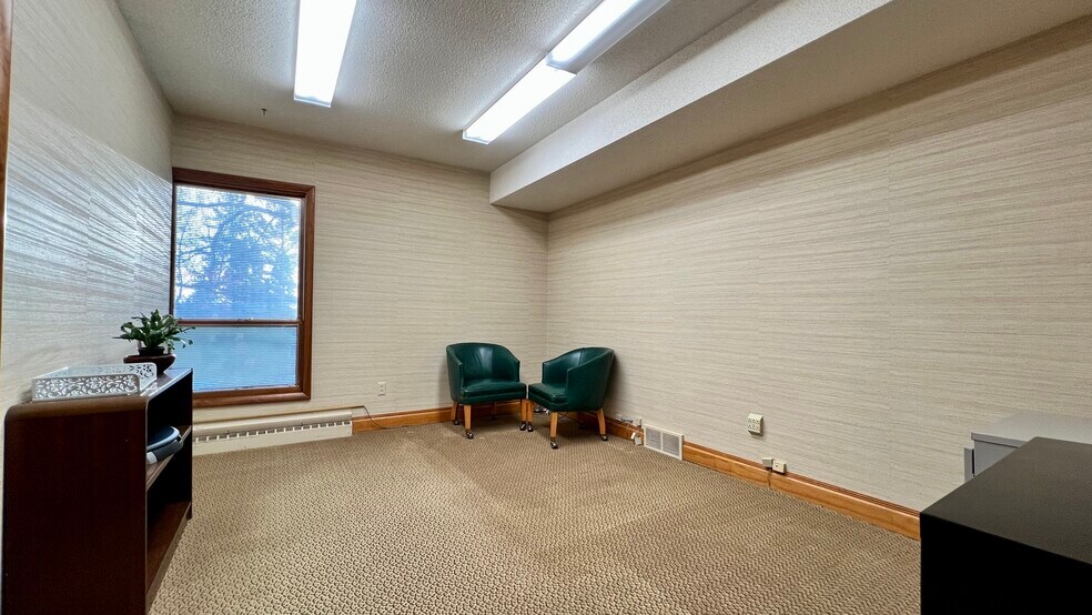 More Photos Of 2604 Sunnyside Dr, Cadillac Medical For Sale