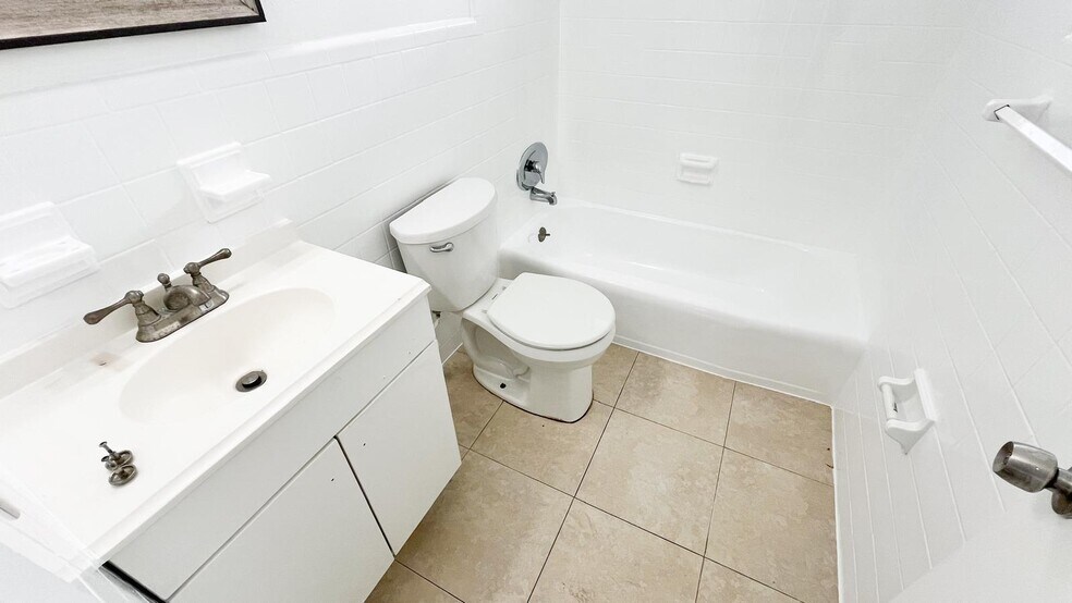 More Photos Of 1241-1251 W River Dr, Margate Apartments For Sale