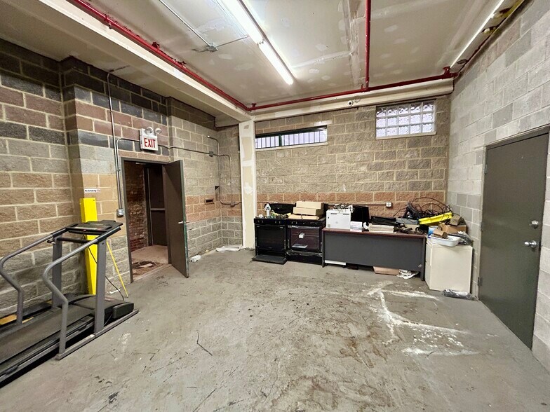 More Photos Of 5923-5927 S Wentworth Ave, Chicago Office Residential For Lease