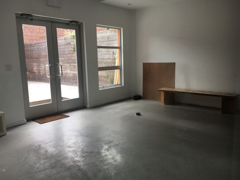 More Photos Of 74 N 8th St, Brooklyn Storefront Retail Office For Lease