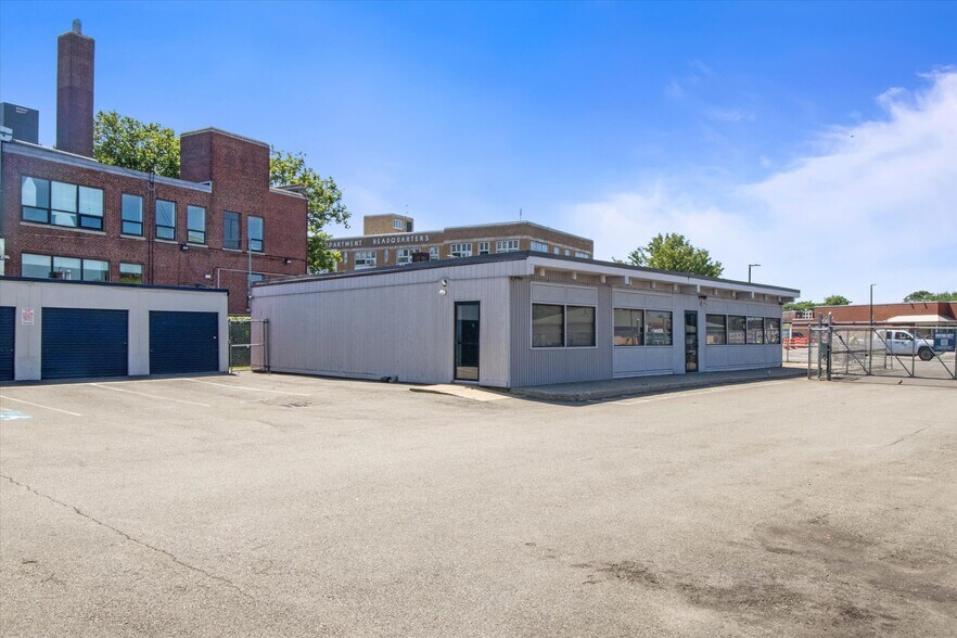 More Photos Of 100 Southampton St, Boston Self Storage For Lease