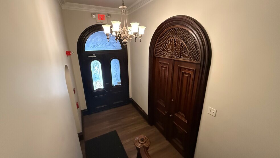 More Photos Of 32 N 3rd St, Easton General Retail For Lease