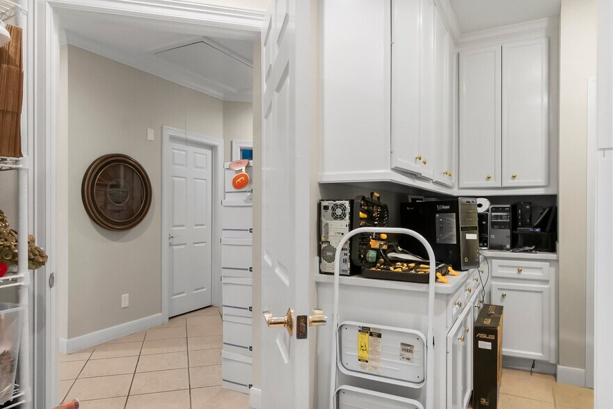 More Photos Of 1824 Sawdust Rd, The Woodlands Medical For Sale