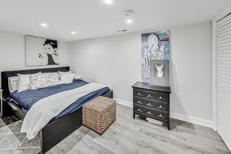 More Photos Of 3412 N Janssen Ave, Chicago Multifamily For Sale