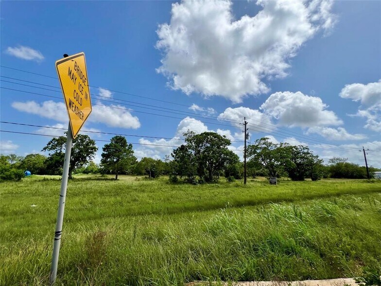 More Photos Of 3420 Avenue D, Santa Fe Land For Lease