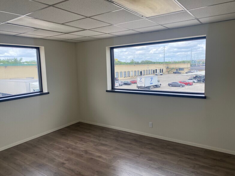 More Photos Of 3000 E Houston St, San Antonio Unknown For Lease