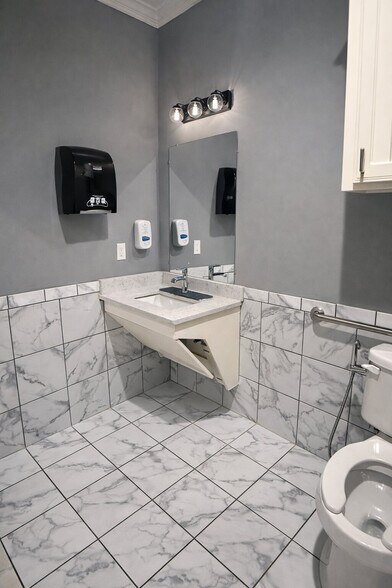 More Photos Of 8951 Collin McKinney Pky, McKinney Medical For Sale