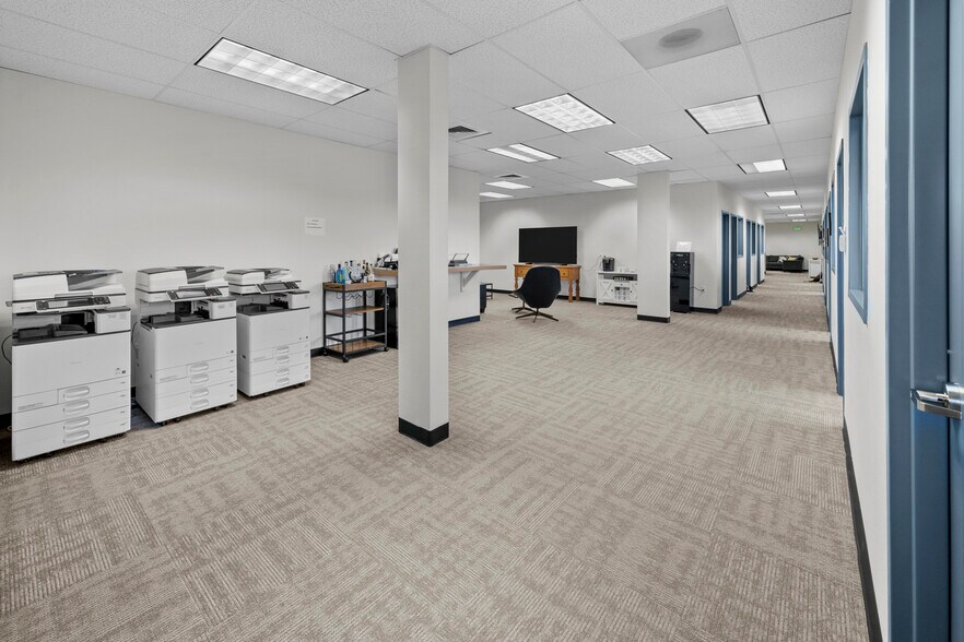 More Photos Of 675 Orchard Heights Rd, Salem Medical For Sale