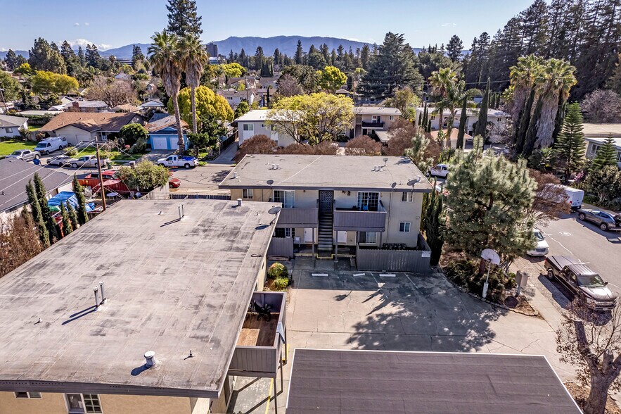 More Photos Of 928-930 Ravenscourt Ave, Campbell Apartments For Sale