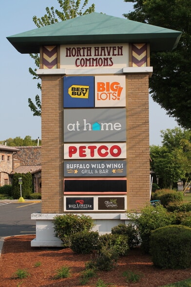 More Photos Of 376 Universal Dr N, North Haven Storefront For Lease