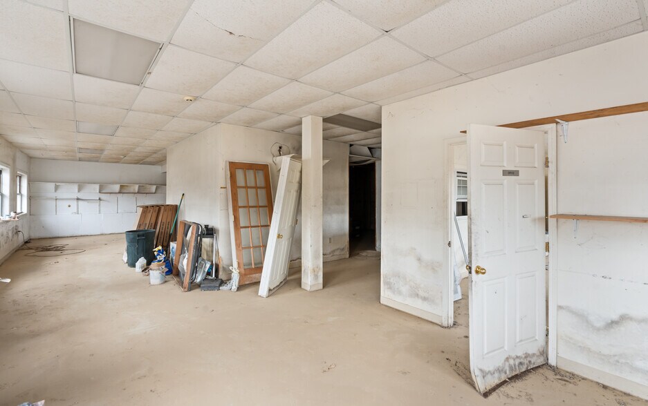 More Photos Of 360 SW Cutoff, Northborough Industrial For Sale