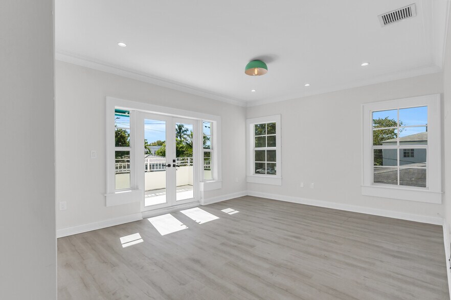 More Photos Of 563 NE 67th St, Miami Medical For Lease