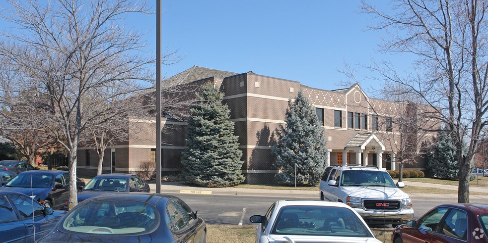 More Photos Of 7000 W 121st St, Overland Park Medical For Sale