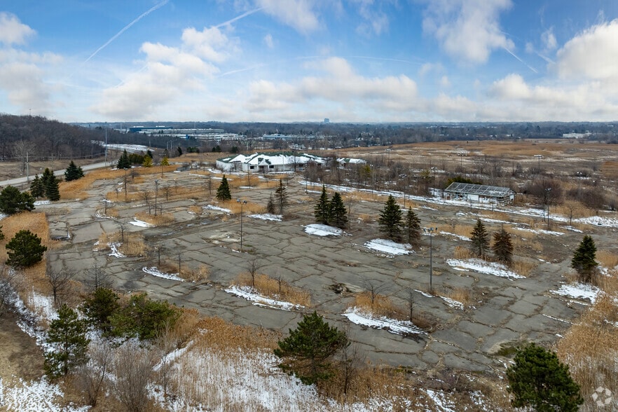 More Photos Of 3951-3971 Joslyn Rd, Auburn Hills Land For Sale