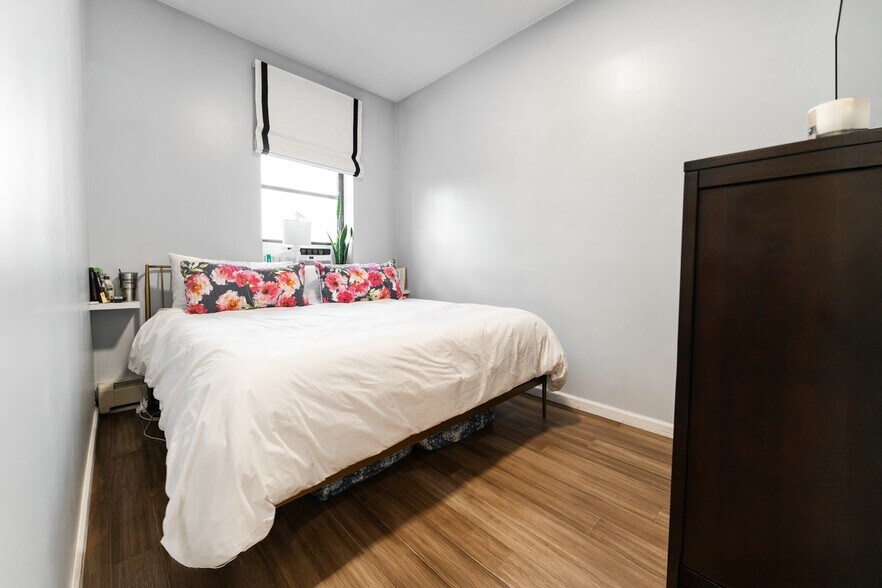 More Photos Of 329 Grand St, New York Apartments For Sale