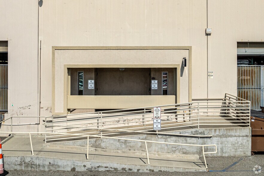 More Photos Of 5820-5830 Bickett St, Huntington Park Manufacturing For Lease