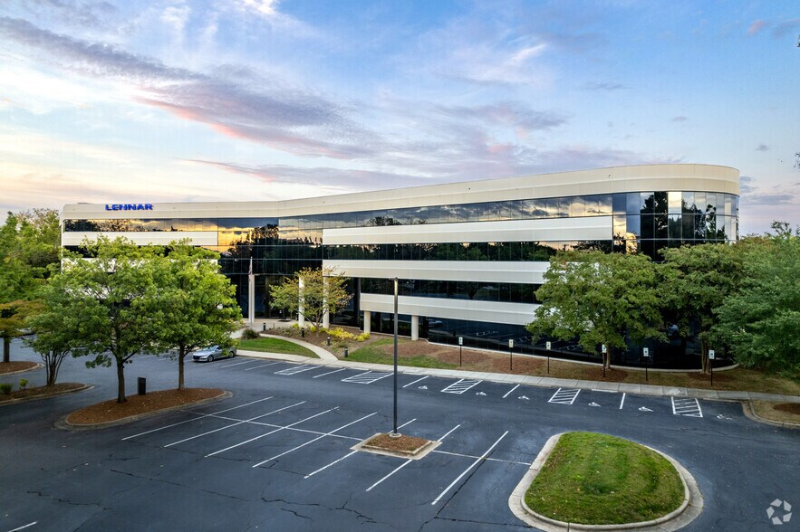 More Photos Of 6701 Carmel Rd, Charlotte Office For Lease
