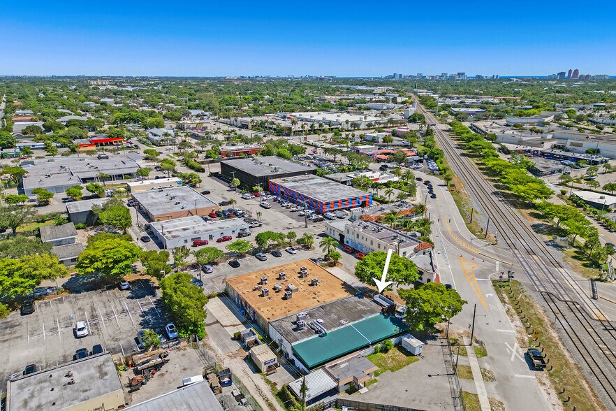 More Photos Of 835-841 NE 3rd Ave, Fort Lauderdale Bar For Sale