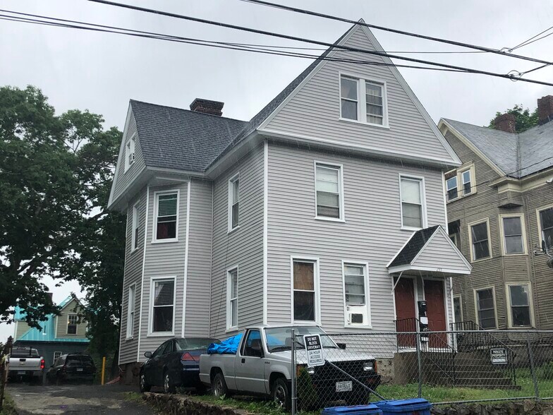 Primary Photo Of 233 Willow St, Waterbury Apartments For Sale