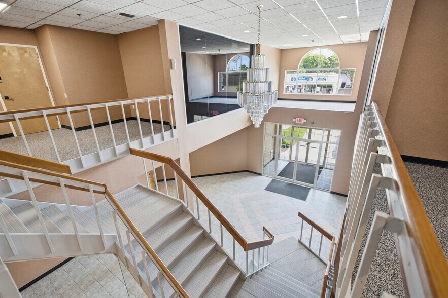 More Photos Of 475 E Main St, Patchogue Medical For Sale