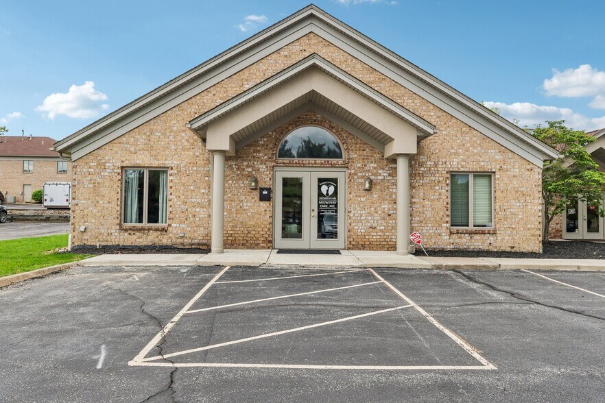More Photos Of 819 Southwestern Run, Youngstown Medical For Sale
