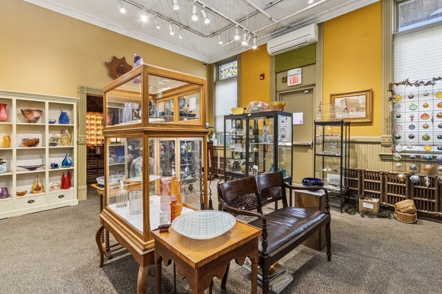 More Photos Of 162 Main St, Beacon Storefront Retail Residential For Sale