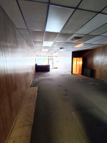 More Photos Of 6615 Fresh Pond Rd, Ridgewood Apartments For Lease