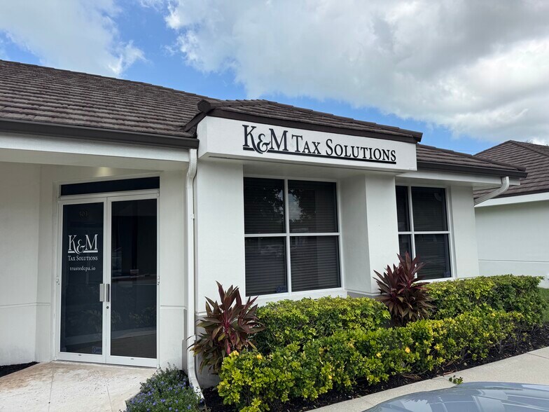 More Photos Of 2335 Stanford Ct, Naples Office For Lease
