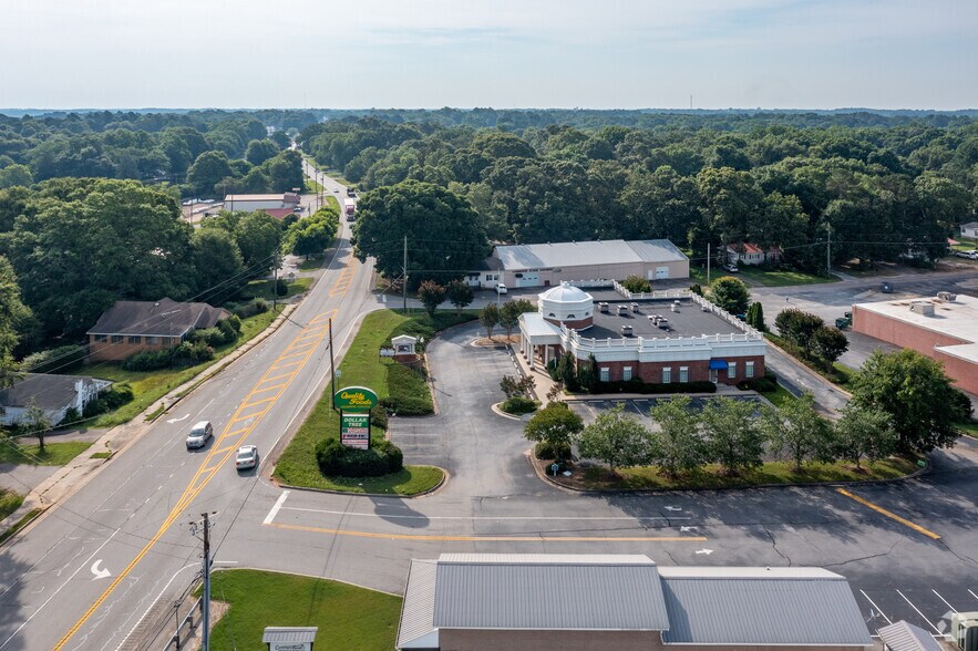 More Photos Of 3165 Maysville Rd, Commerce Bank For Sale